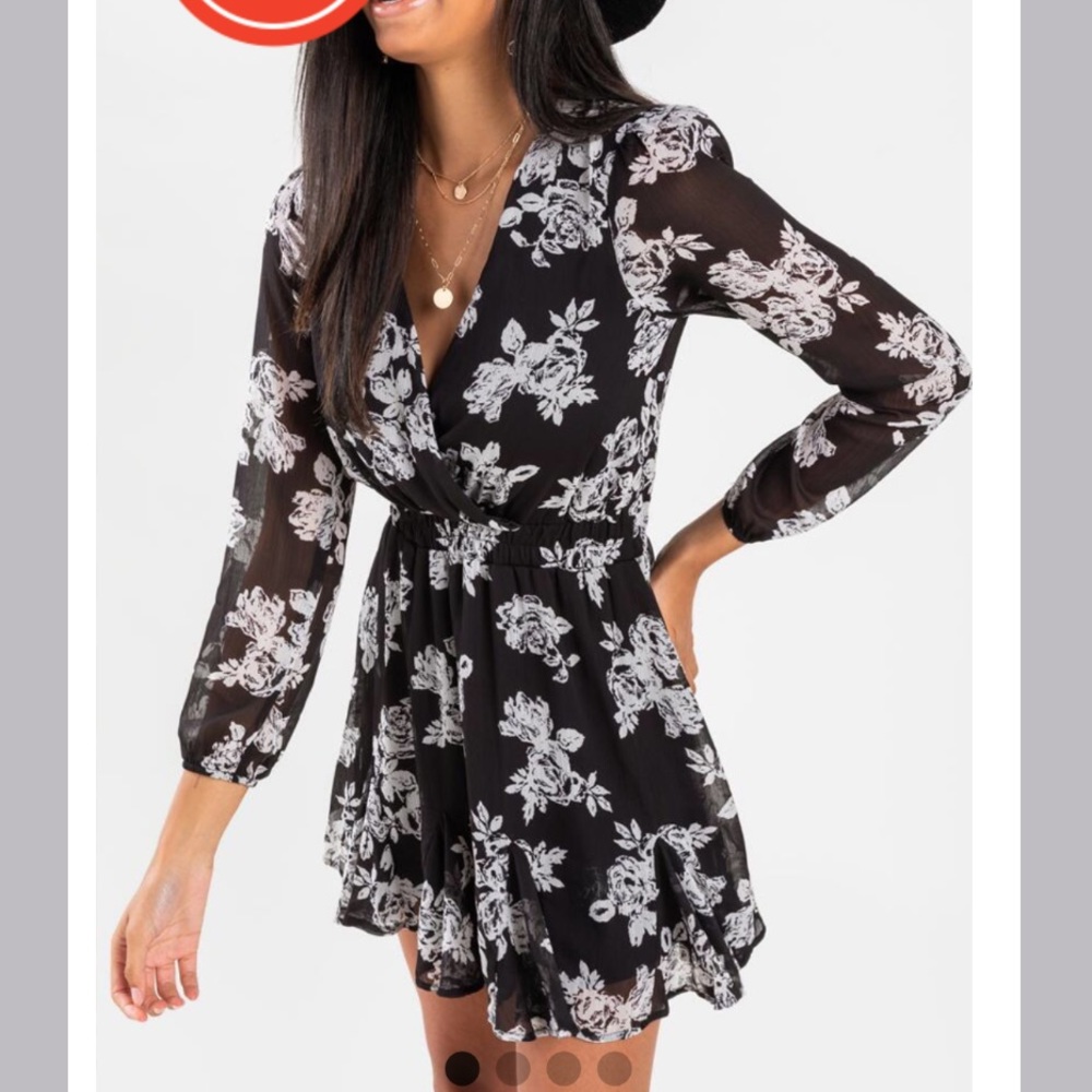 New Francesca’s Black Floral Godet Mini Dress XS